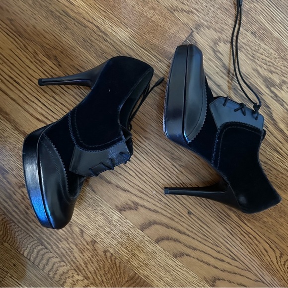 VTG Late 90s Stuart Weitzman Black High Heels Women's Size 8.5 Satin Leather - Picture 2 of 5